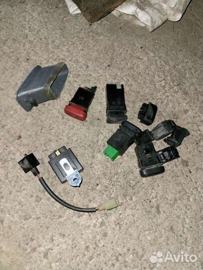 Кнопки в торпеде на шевроле тракер 2001г
