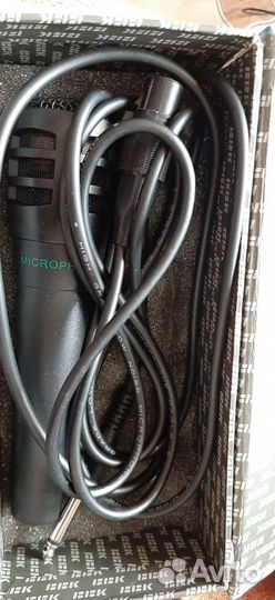 Универсальный динамический микрофон