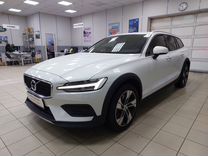 Volvo V60 Cross Country 2.0 AT, 2019, 131 000 км, с пробегом, цена 3 190 000 руб.