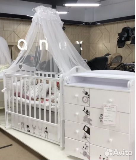 Детская кроватка и пеленальный комод Зверополис