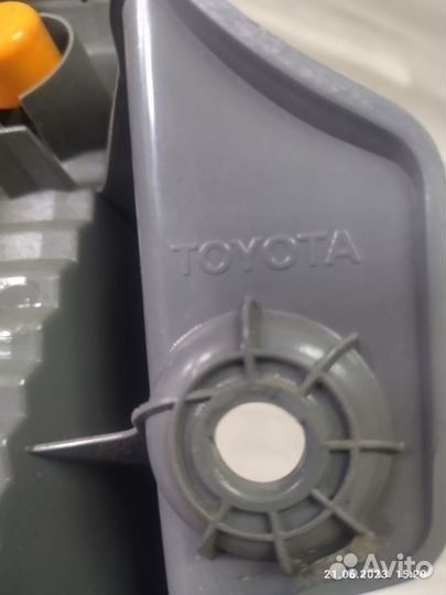 Фонарь задний правый toyota Aqua
