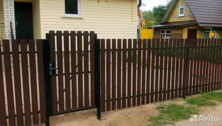 Забор из евроштакетника ,ворота под ключ