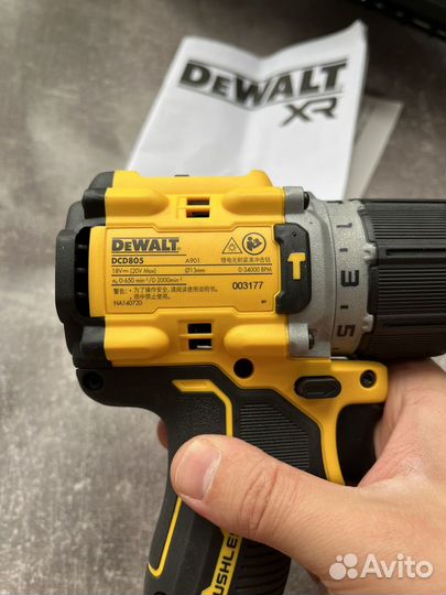 Ударная дрель шуруповерт DeWalt DCD805