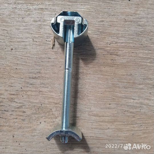 Крепежи для ступень