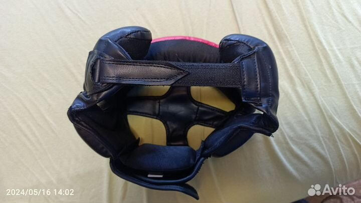 Шлем защитный для единоборств