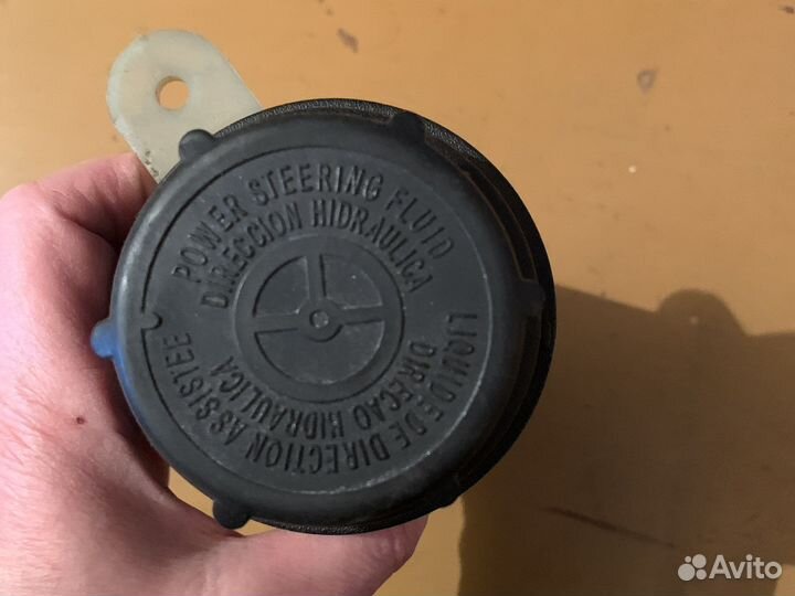 Бачок для гура ford focus