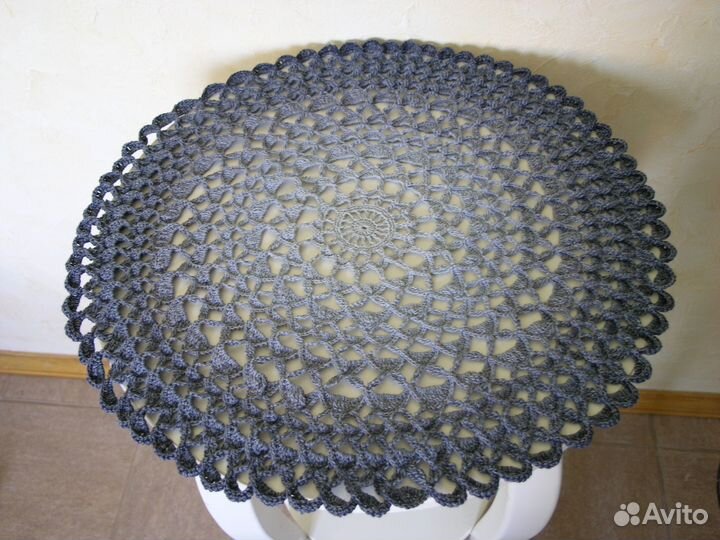 Салфетка круглая вязаная серо-синяя Ручная работа