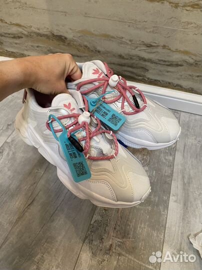 Кроссовки Adidas