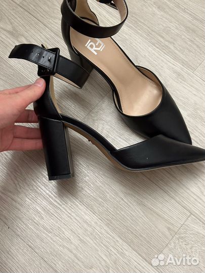 Туфли на каблуке