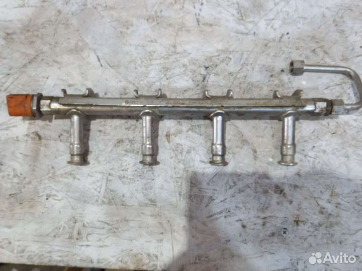 Топливная рампа (форсунки) Skoda Yeti