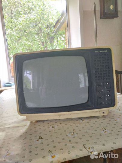 Телевизор Юность 406Д