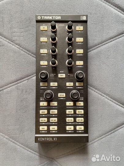 DJ контроллер Traktor Kontrol x1 mk1 и чехол