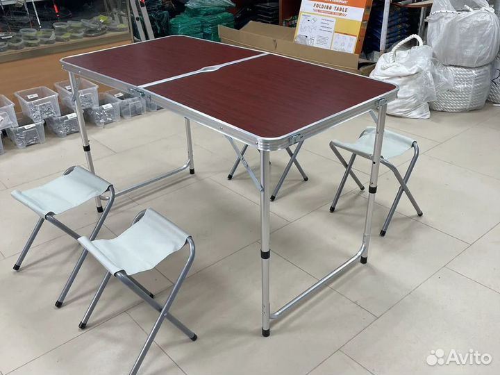 Складной туристический стол