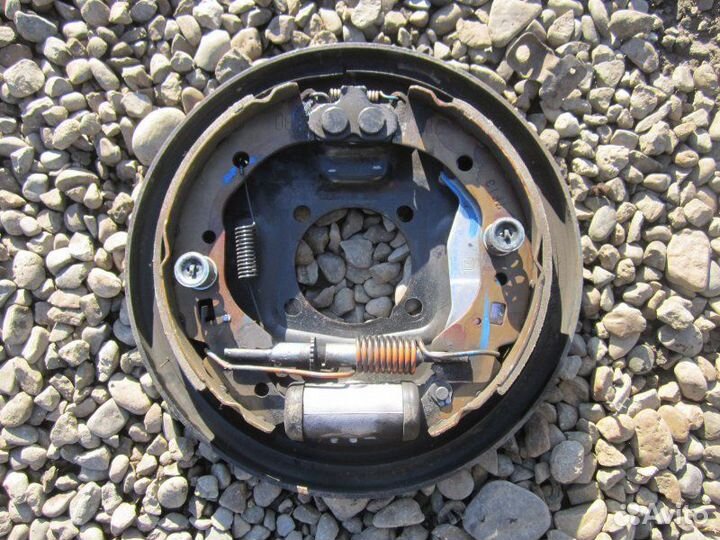 Тормозной механизм задний правый Toyota Corolla