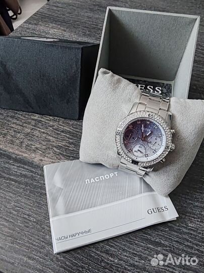 Часы Guess женские