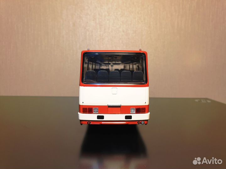 Ikarus 256.55 Икарус Красно-Белый 04017H DemPrice