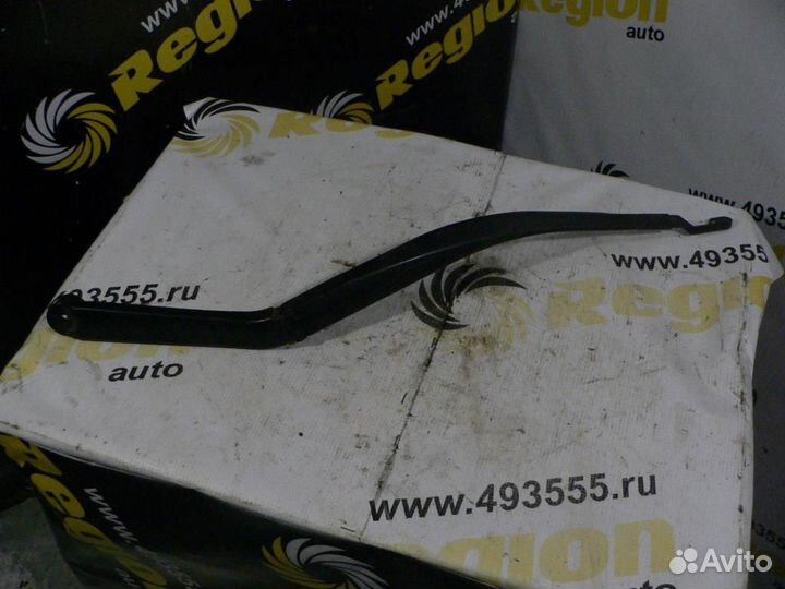 Поводок стеклоочистителя передний левый mazda Ma