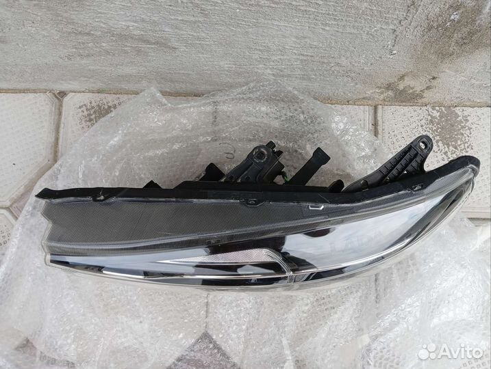 Фара передняя левая LADA Vesta оригинал