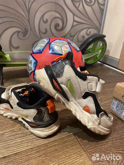 Р33 кроссовки