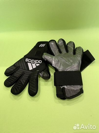 Вратарские перчатки adidas