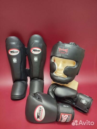 Боксерские шлема бандаж перчатки