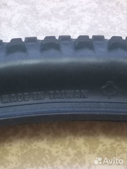 Велопокрышки, две сумки, руль