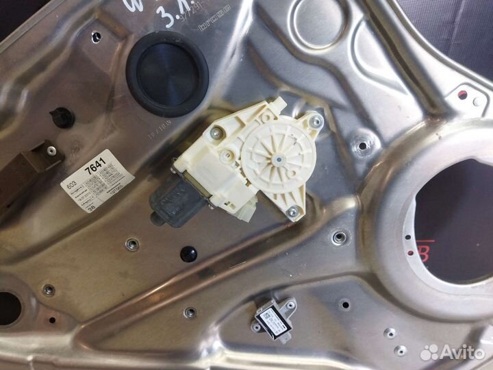 Стеклоподъемник задний левый Mercedes w204