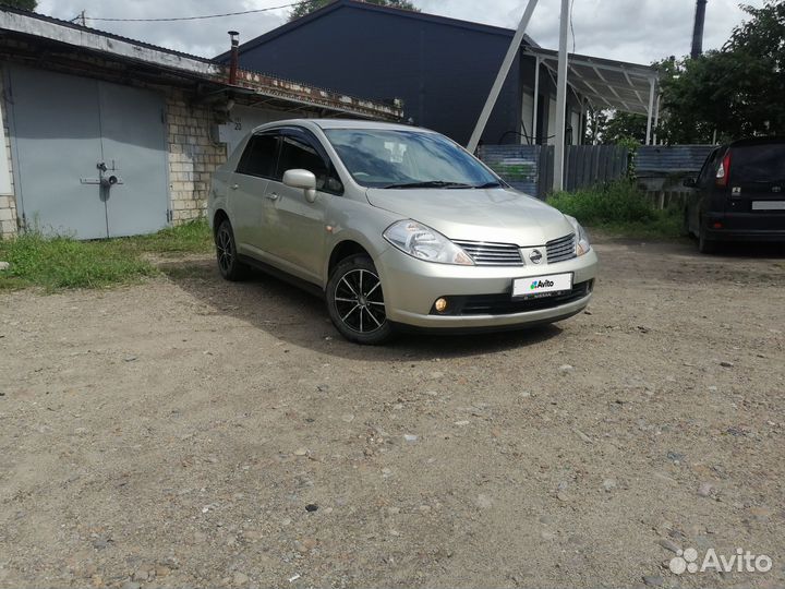 Nissan Tiida Latio, 2005