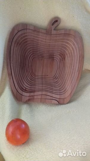 Ваза и подставка деревянная ввиде яблока