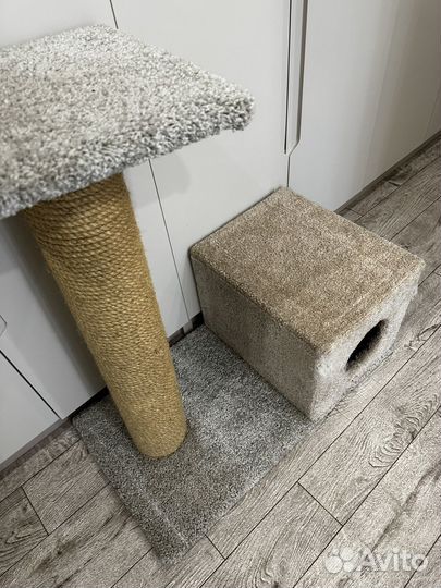 Когтеточка с домиком для кошки