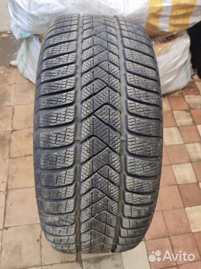 Pirelli Winter Sottozero 3 245/40 R19 и 275/35 R19 98V