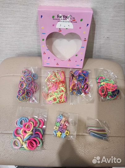 Набор резинок и заколок для волос