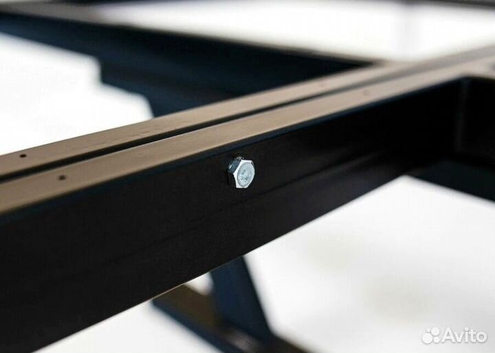 Парящая кровать с подсветкой