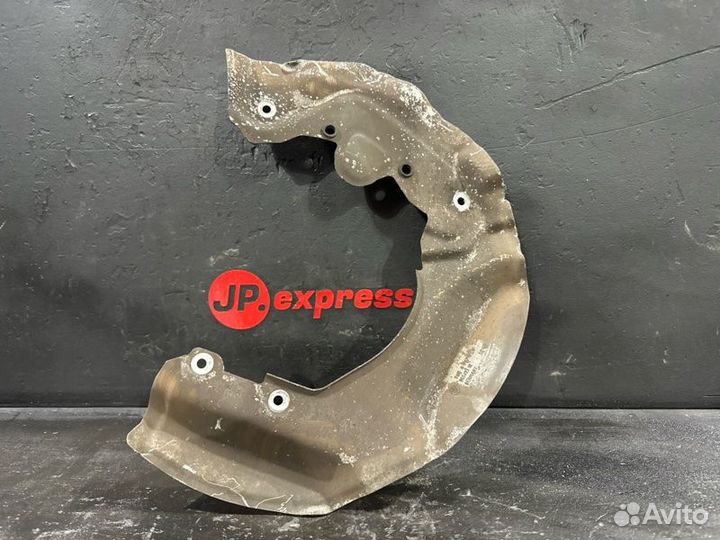 Защитный кожух тормозного диска передний левый Bmw