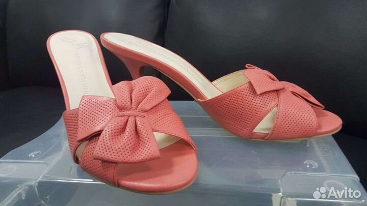 Шлёпки 37 кожа новые