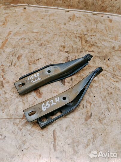 Петля капота Peugeot 206