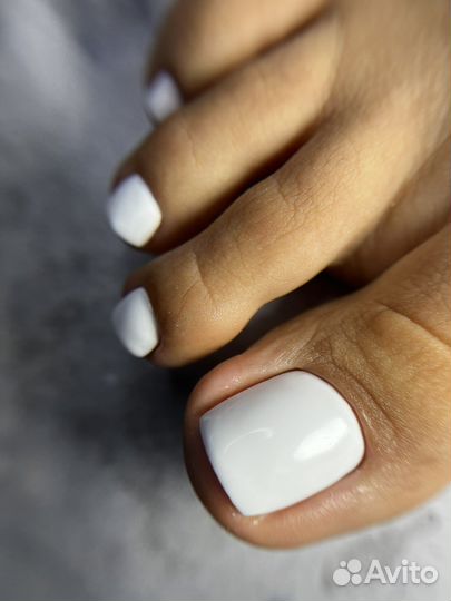 Маникюр педикюр