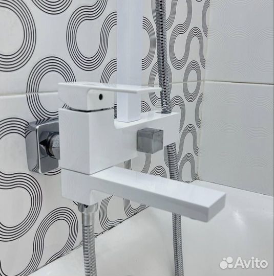 Душевая система с тропическим душем белая