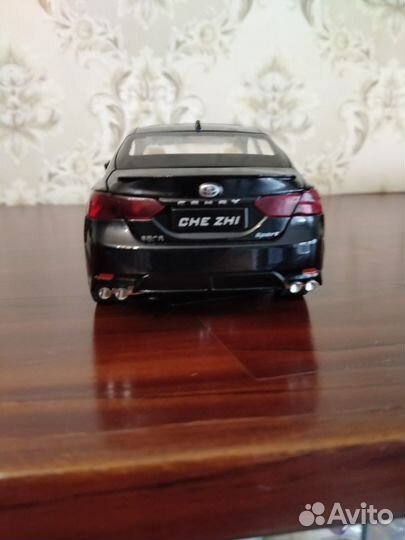 Тайота Камри масштаб 1:24 и газ Волга 31029