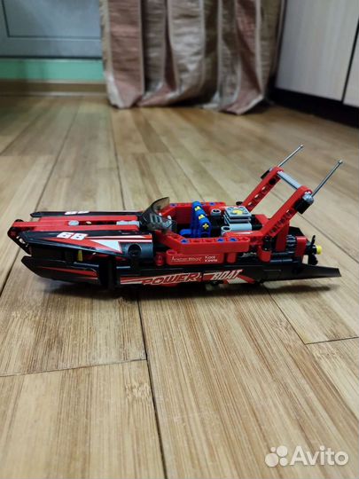 Конструктор lego Technic 42089 Моторная лодка