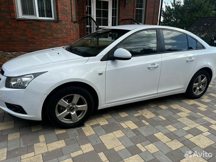 Chevrolet Cruze 1.8 МТ, 2010, 200 000 км