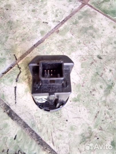 Кнопка запуска двигателя Toyota Camry