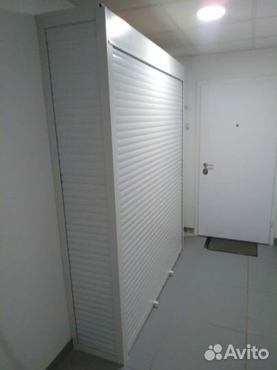 Шкаф в паркинг. Шкаф для колёс, резины