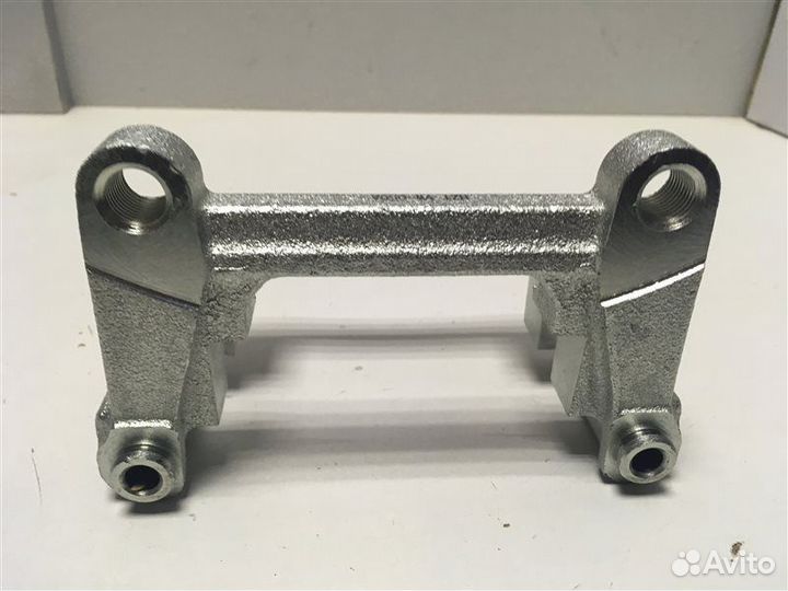 Скоба суппорта заднего Volkswagen Transporter T4