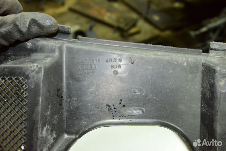 Жабо левое audi a8 d2 4d1819403g