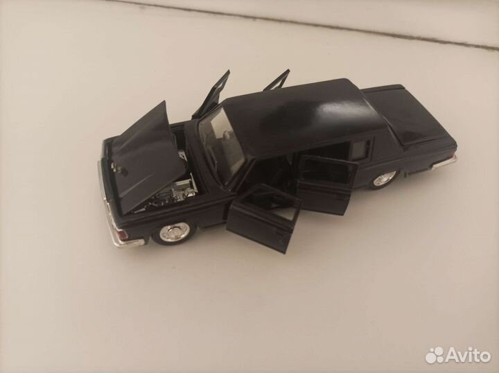 Модель автомобиля зил-115