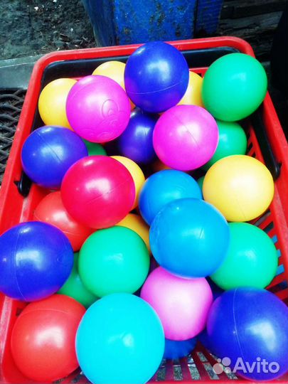 Сухой бассейн с шариками