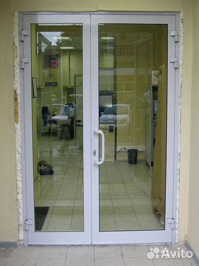 Двери алюминиевые