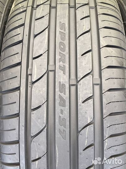 Westlake SA37 245/45 R17 99W