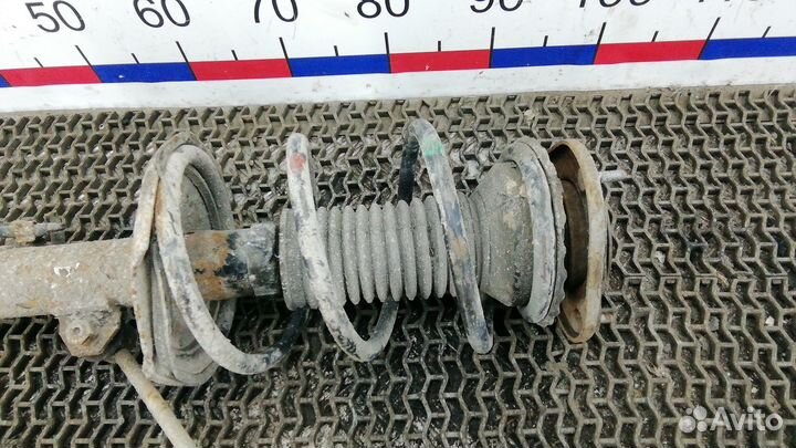 Стойка передняя Toyota Avensis (T250) II (2002–200